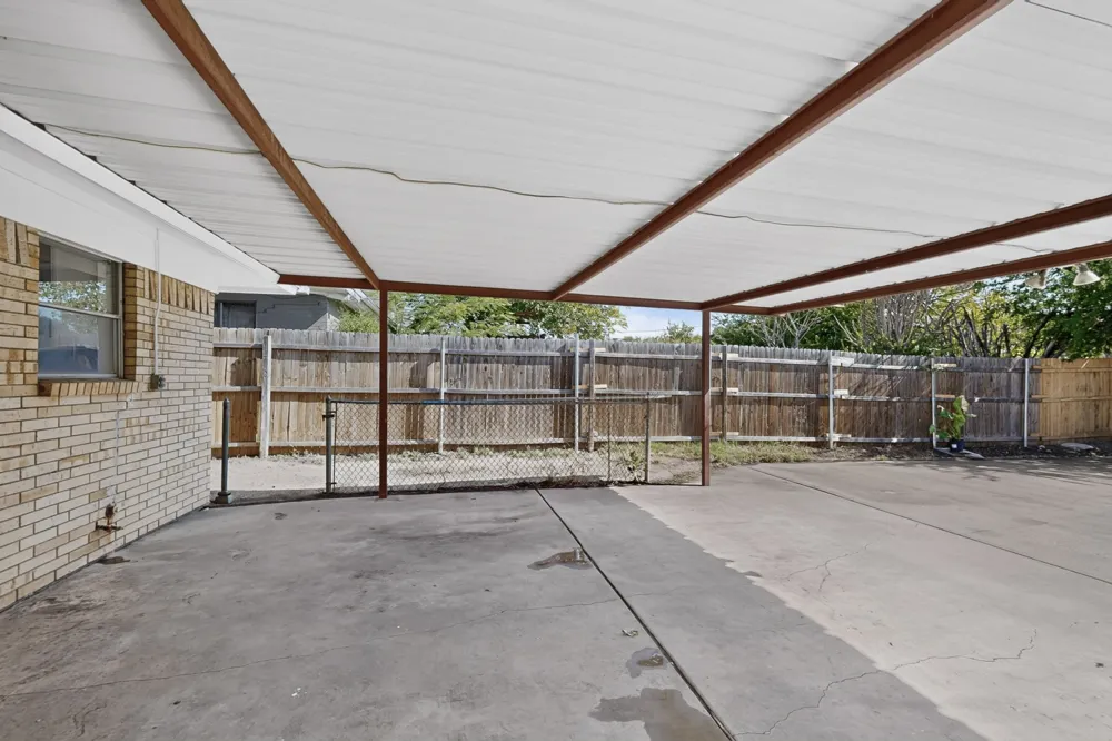 5451 Lubbock Avenue Fort Worth, TX 76133