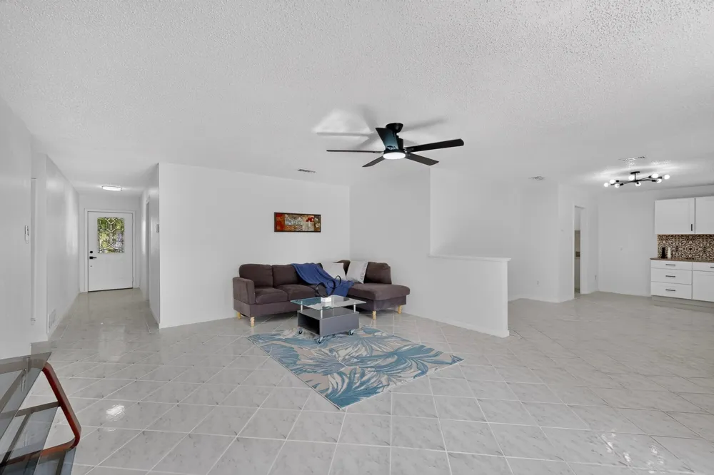 5451 Lubbock Avenue Fort Worth, TX 76133