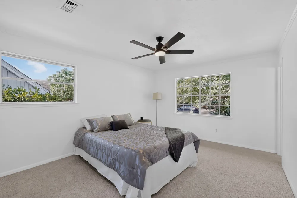 5451 Lubbock Avenue Fort Worth, TX 76133