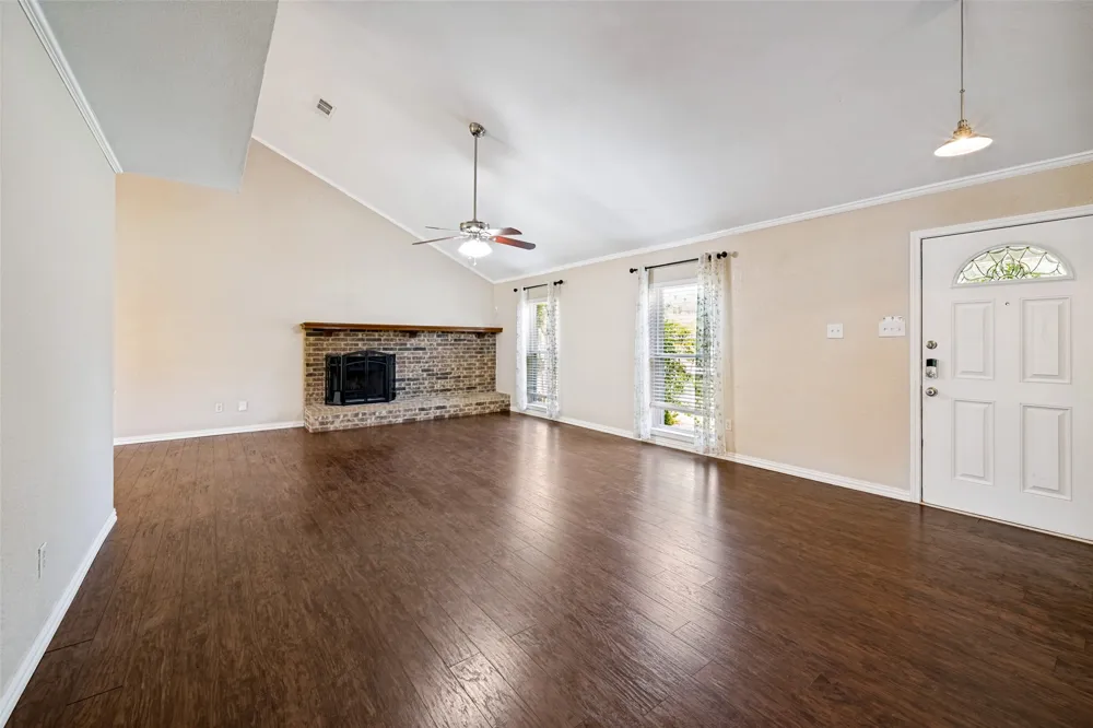 400 Harrington Lane Euless, TX 76039