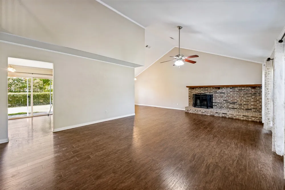 400 Harrington Lane Euless, TX 76039