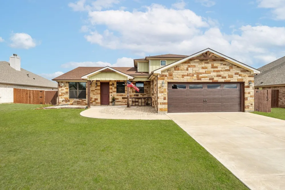 130 Elk Cove Stephenville, TX 76401
