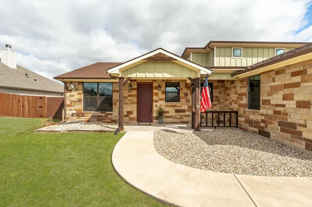 130 Elk Cove Stephenville, TX 76401