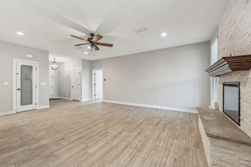 130 Elk Cove Stephenville, TX 76401