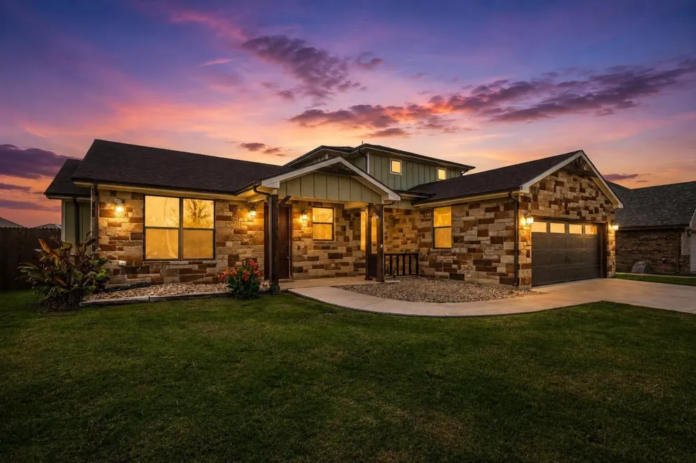 130 Elk Cove Stephenville, TX 76401