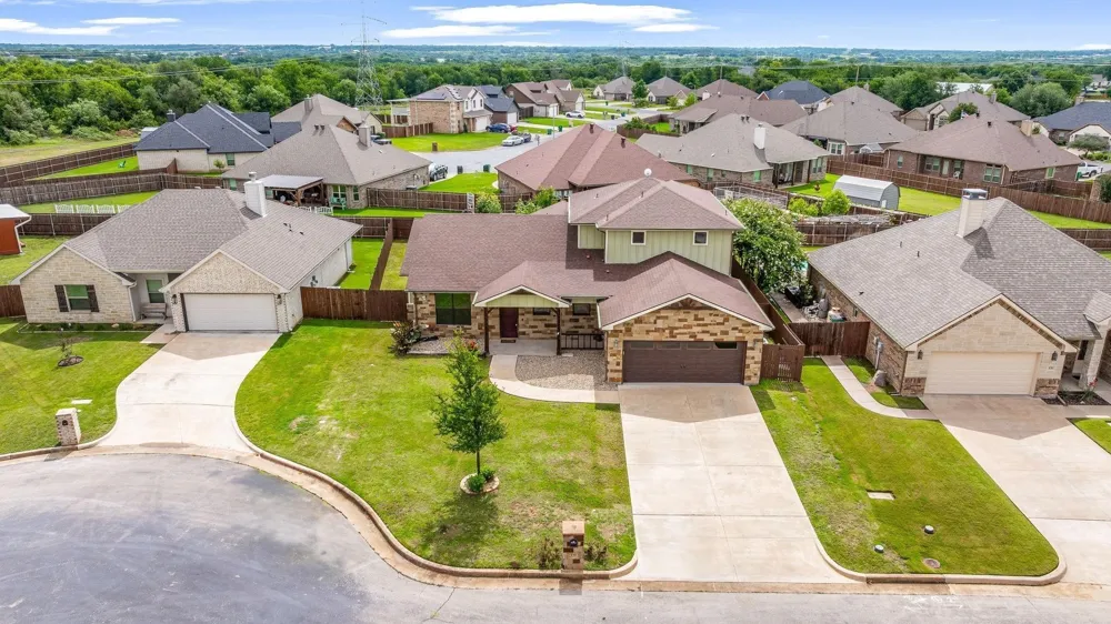 130 Elk Cove Stephenville, TX 76401