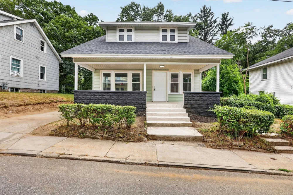 668 Alexander Street SE Grand Rapids, MI 49507