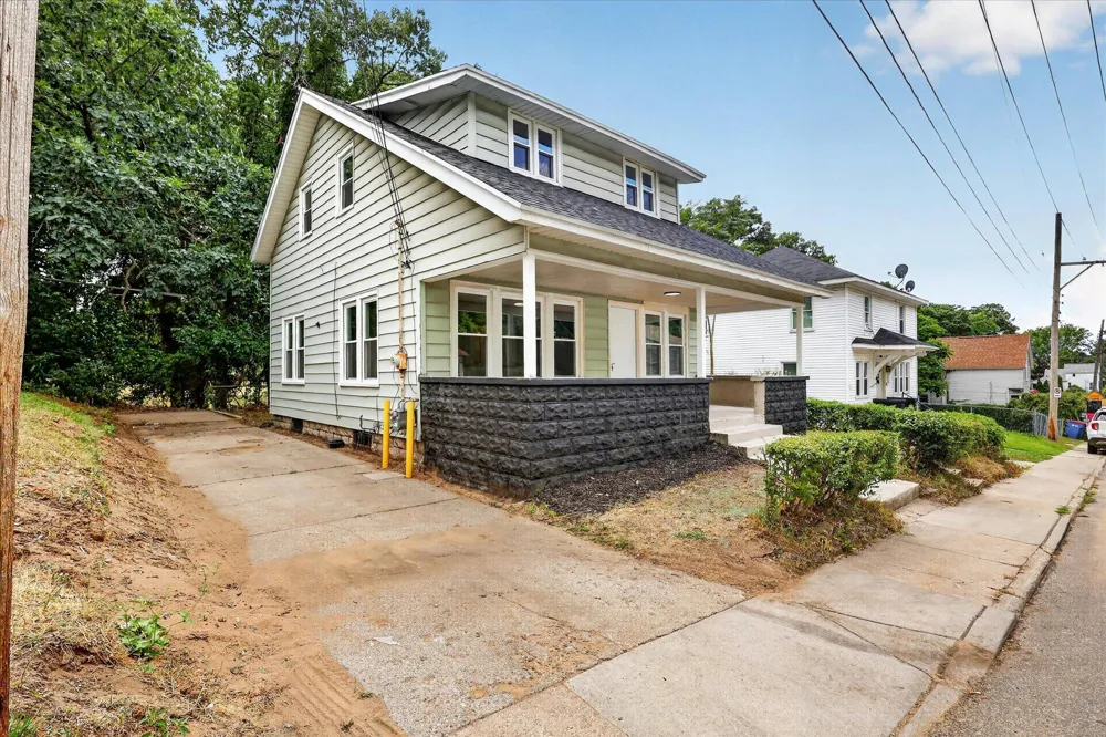668 Alexander Street SE Grand Rapids, MI 49507