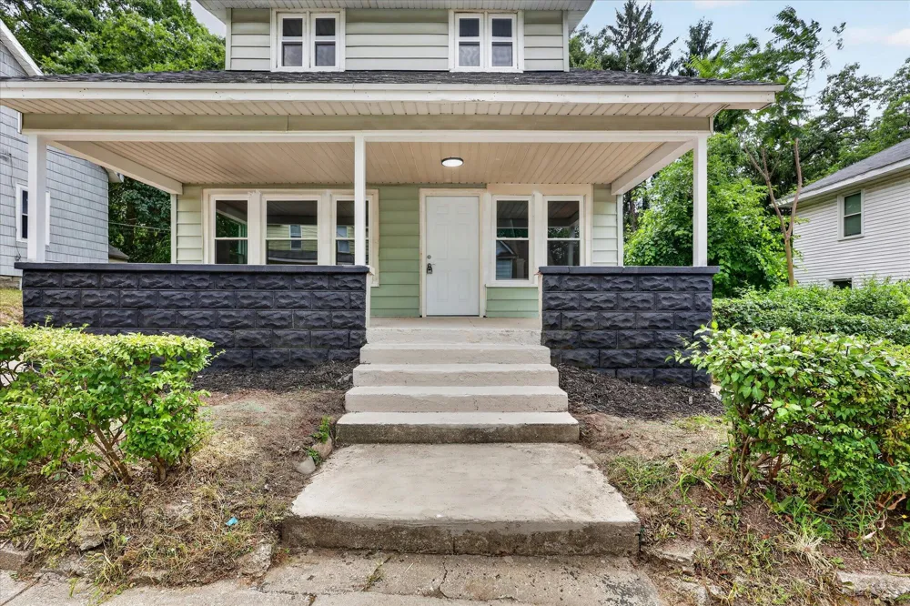 668 Alexander Street SE Grand Rapids, MI 49507