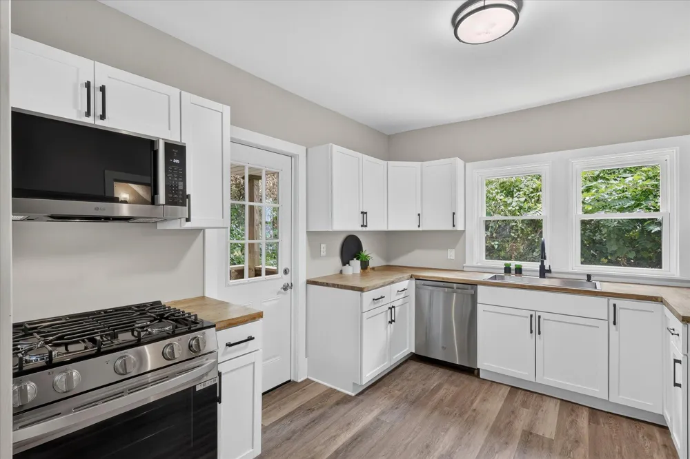 668 Alexander Street SE Grand Rapids, MI 49507