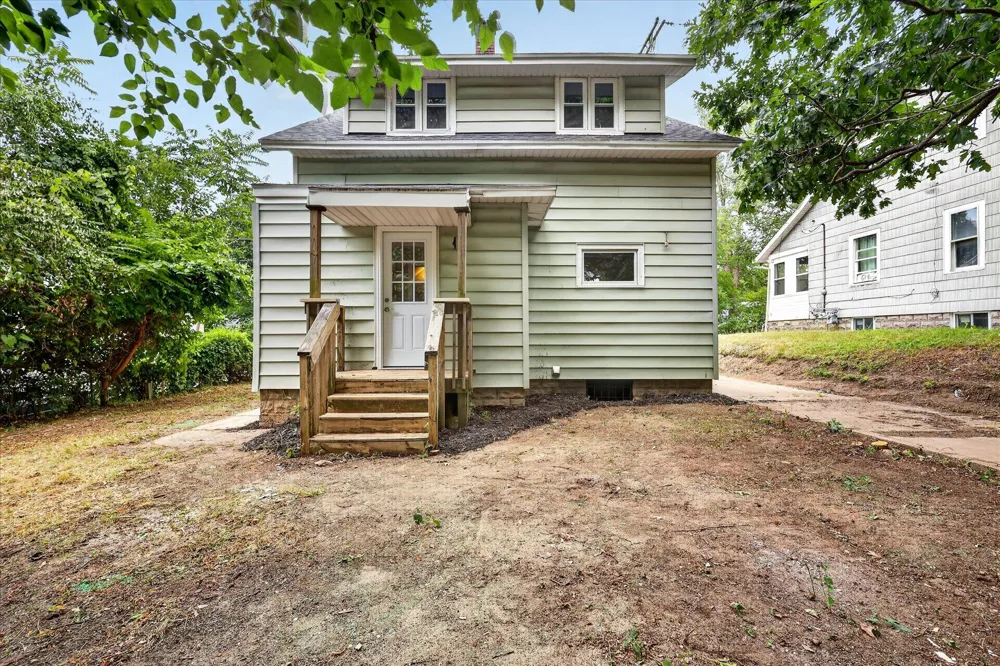 668 Alexander Street SE Grand Rapids, MI 49507
