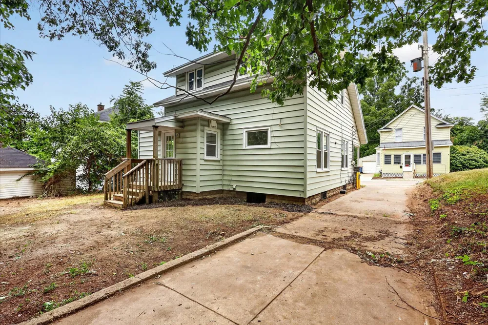668 Alexander Street SE Grand Rapids, MI 49507