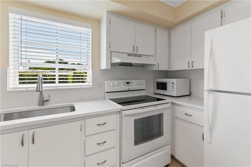 5 High Point Circle W #104 Naples, FL 34103