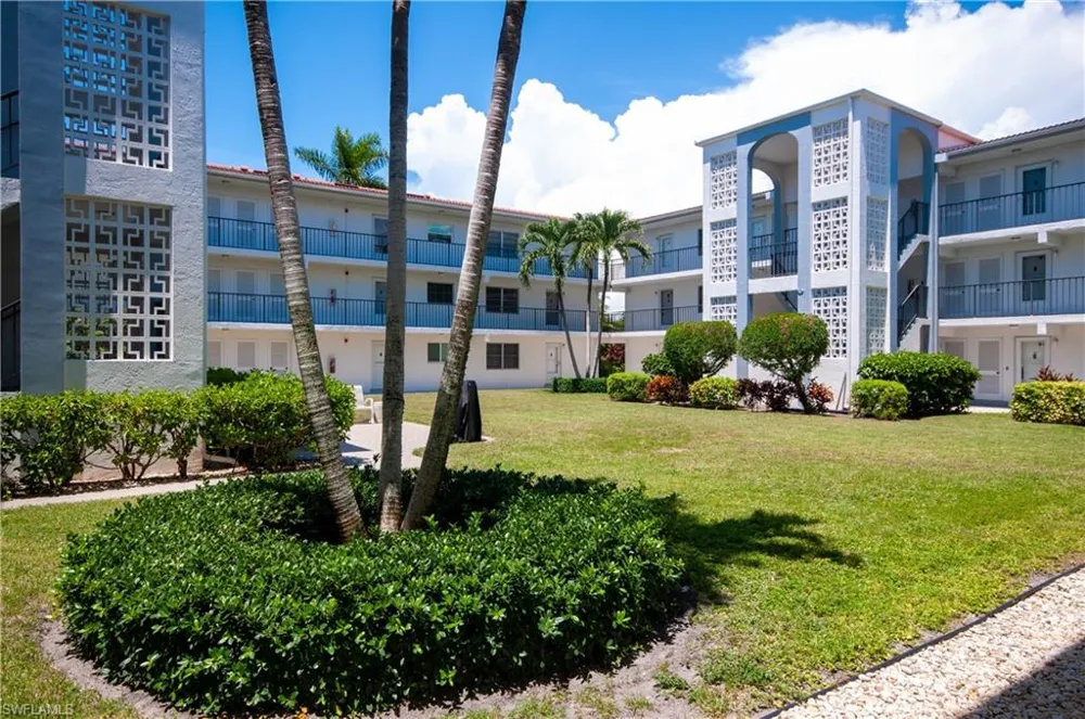 5 High Point Circle W #104 Naples, FL 34103