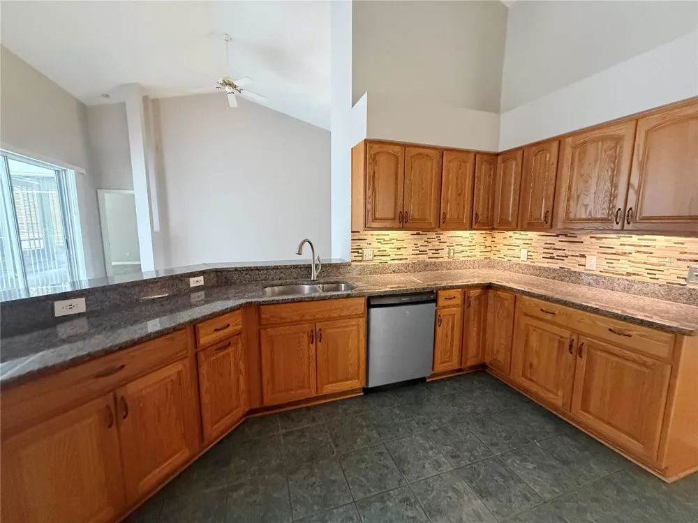 3510 AUTUMN GLEN DRIVE Valrico, FL 33596