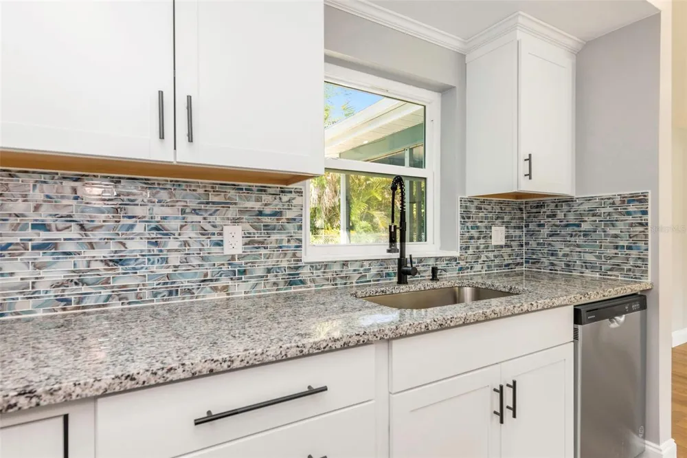 1004 GREENLEAF WAY Tarpon Springs, FL 34689