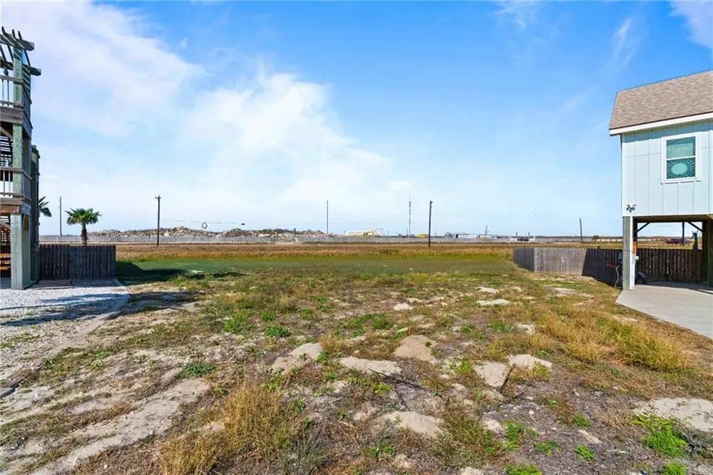 169 Breezy Ct Port Aransas, TX 78373