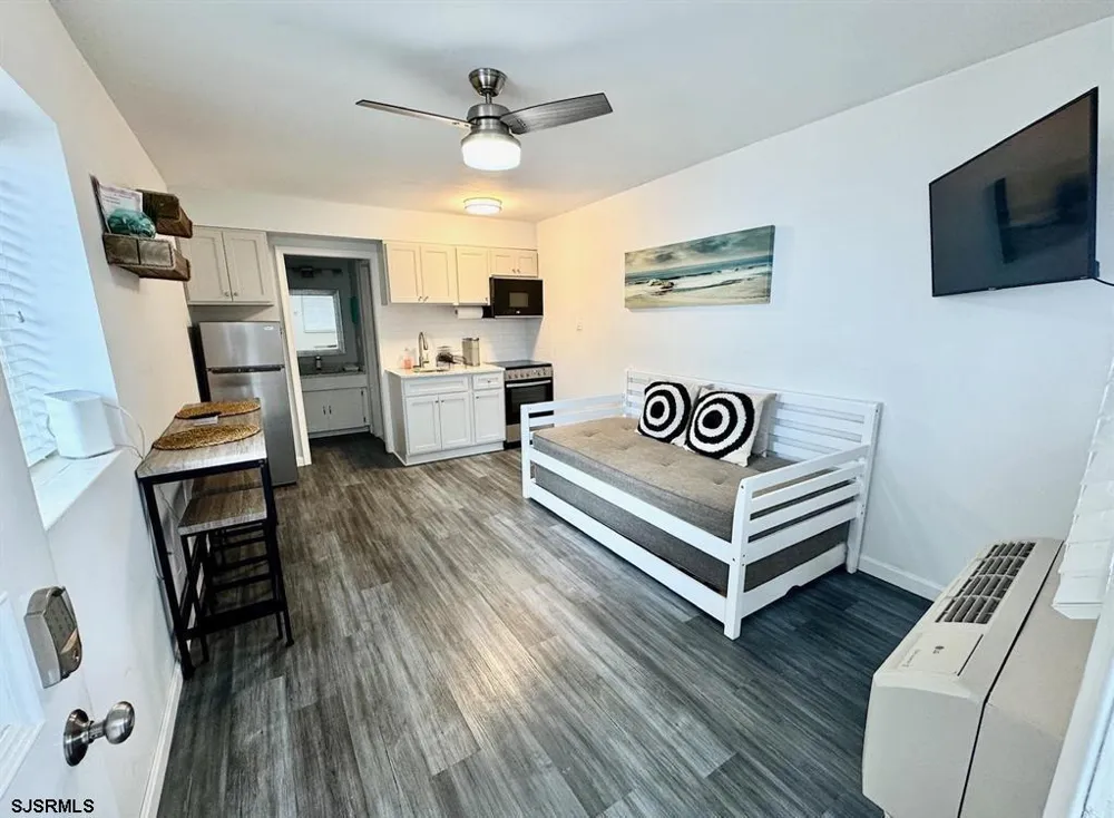 9105 Atlantic Ave Margate, NJ 08402