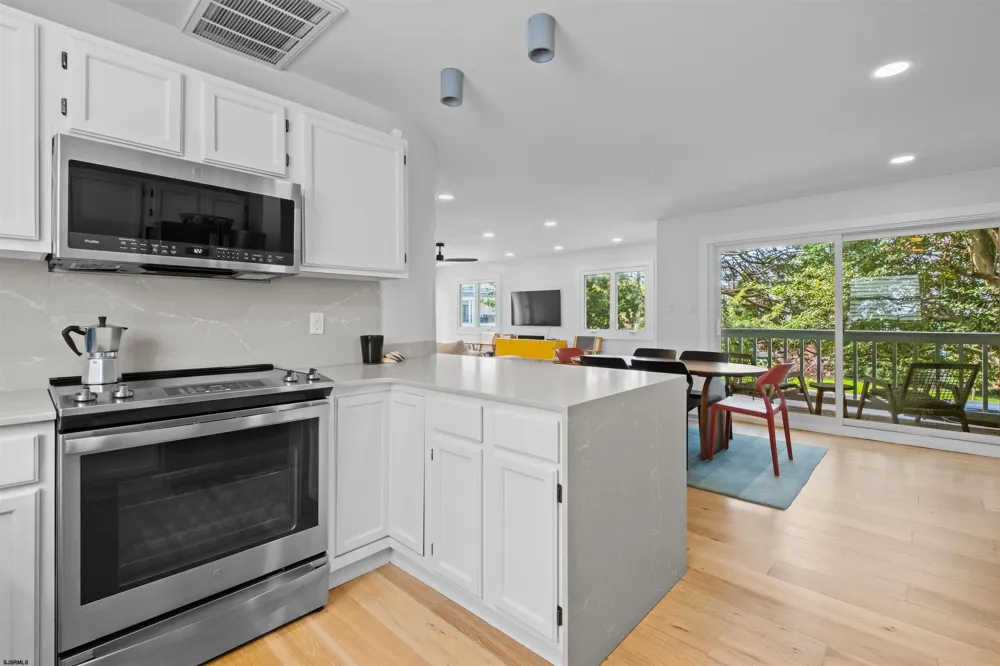 9417 Winchester Ave Margate, NJ 08402