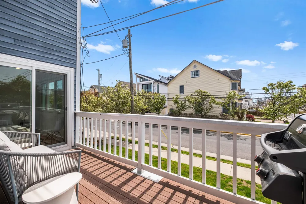 9417 Winchester Ave Margate, NJ 08402