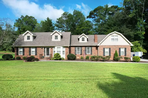 725 Everhart Drive NW