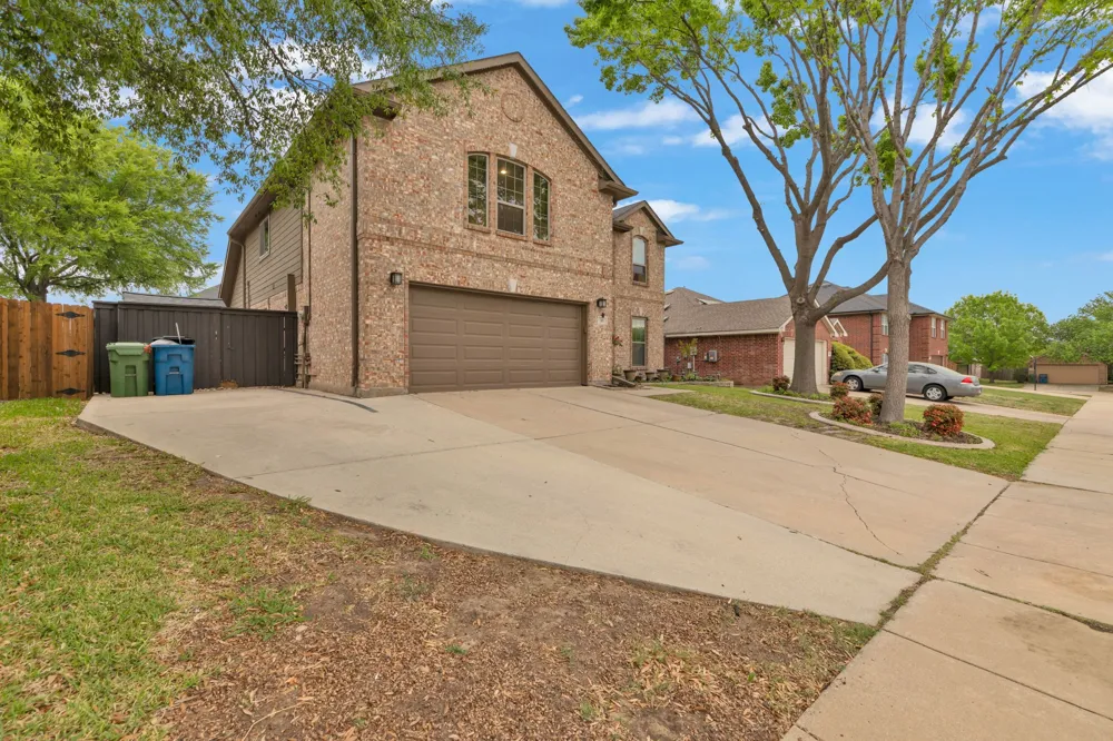 317 Benton Drive Roanoke, TX 76262