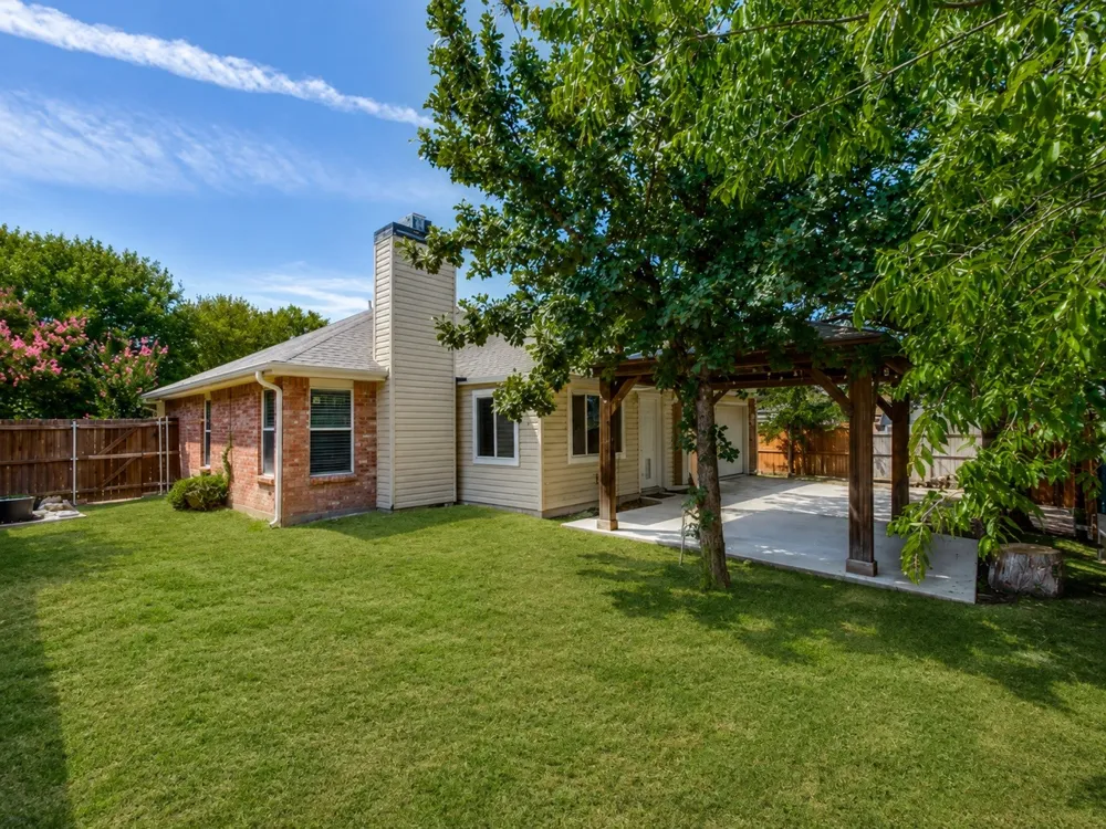 2091 Briarcliff Road Lewisville, TX 75067