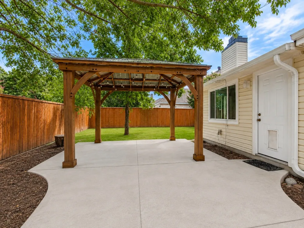 2091 Briarcliff Road Lewisville, TX 75067