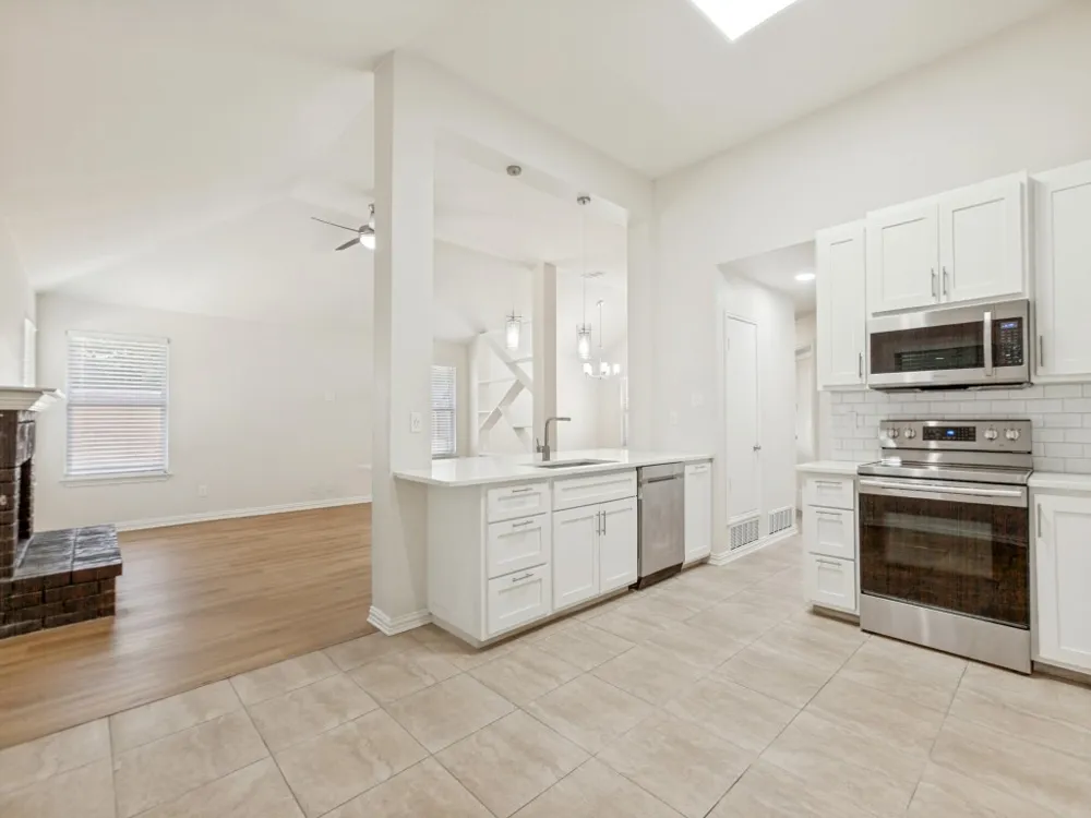 2091 Briarcliff Road Lewisville, TX 75067