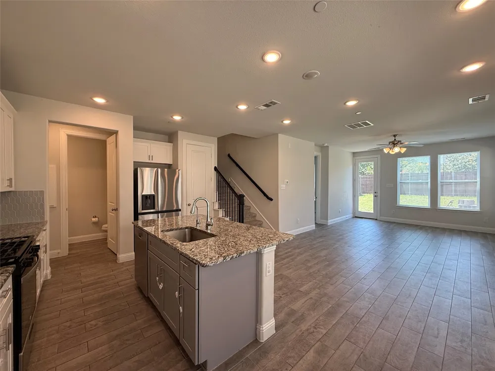 588 Hutchinson Lane Lewisville, TX 75077