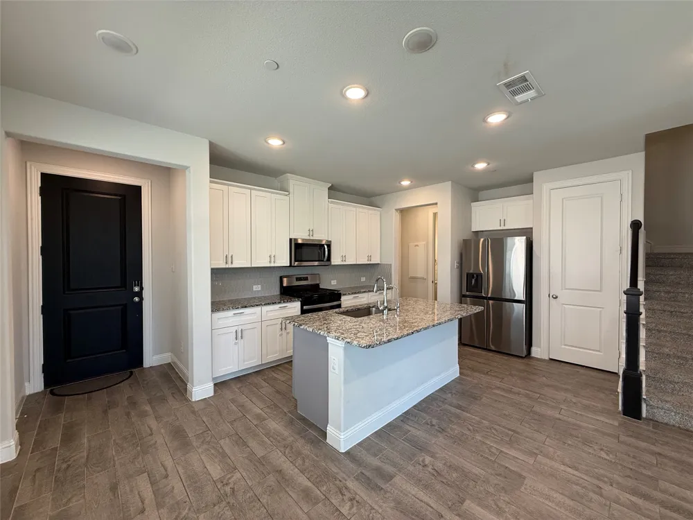588 Hutchinson Lane Lewisville, TX 75077