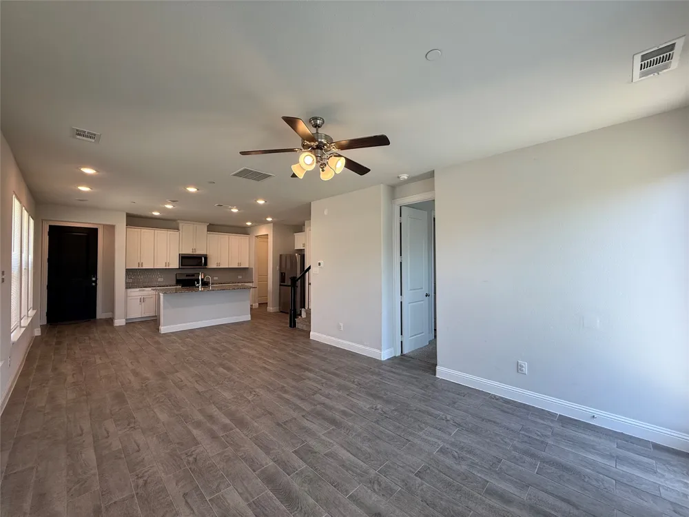 588 Hutchinson Lane Lewisville, TX 75077