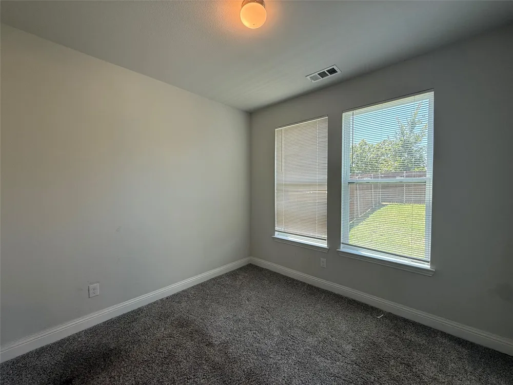 588 Hutchinson Lane Lewisville, TX 75077
