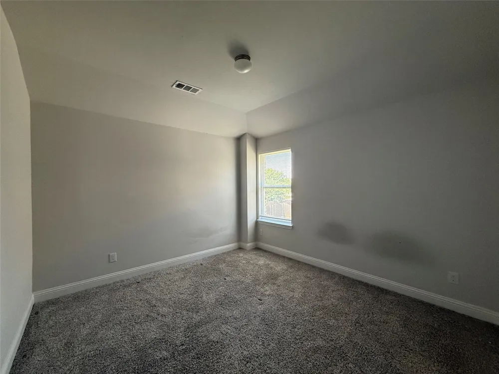 588 Hutchinson Lane Lewisville, TX 75077