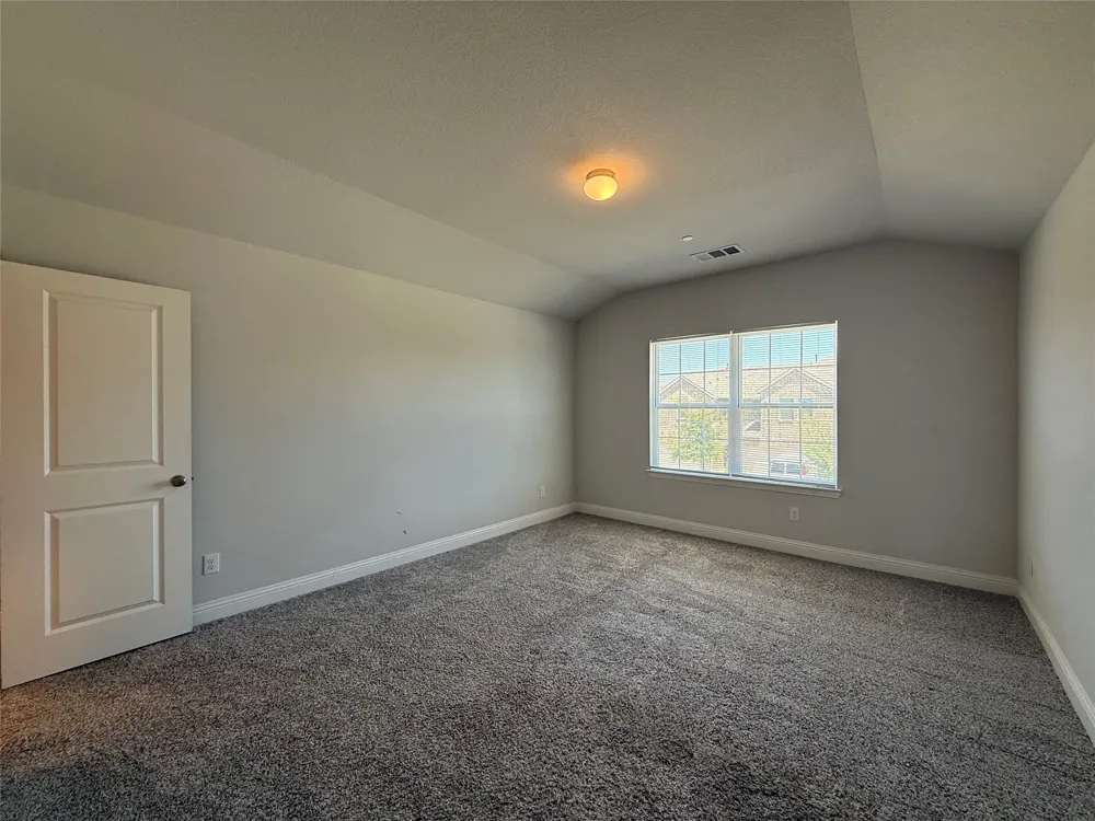 588 Hutchinson Lane Lewisville, TX 75077