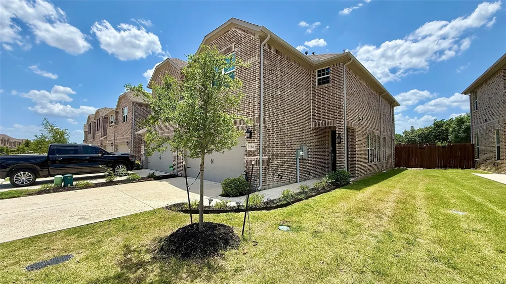 588 Hutchinson Lane Lewisville, TX 75077