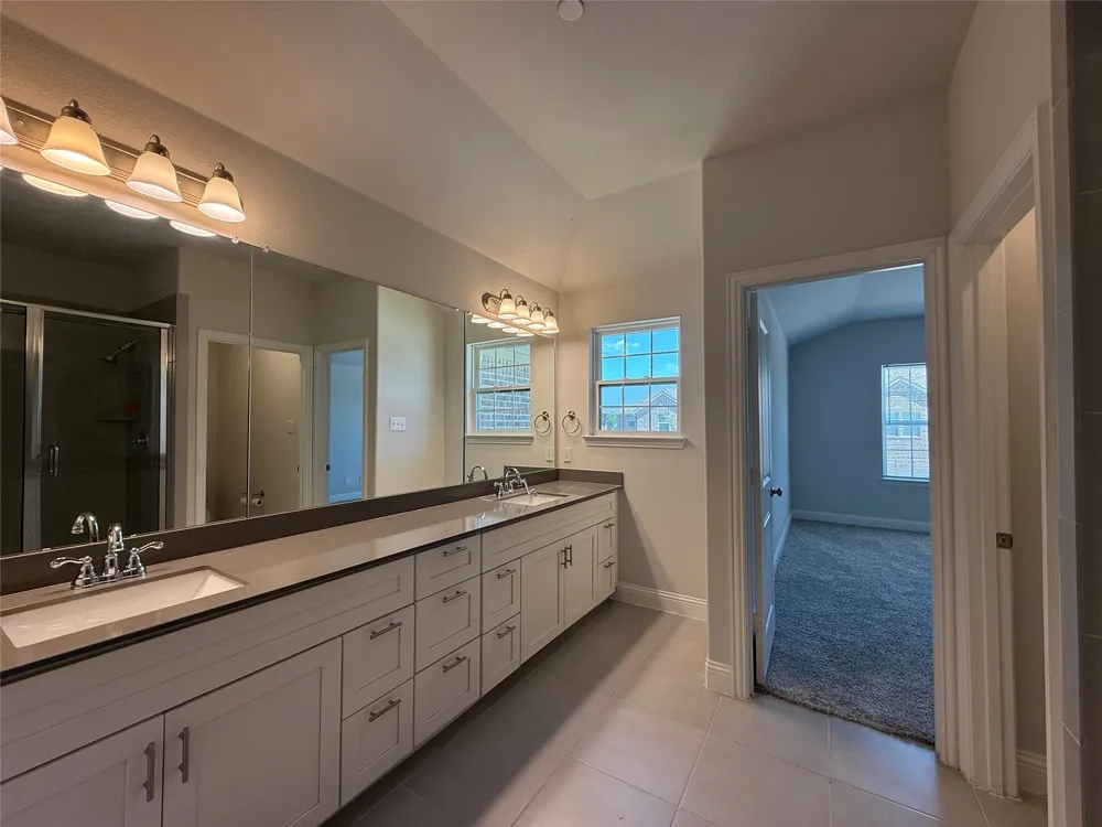 588 Hutchinson Lane Lewisville, TX 75077