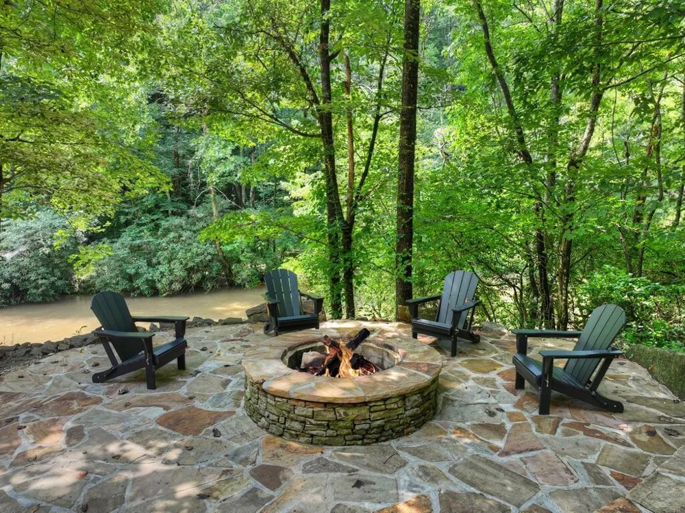 46 Private Drive Ellijay, GA 30536