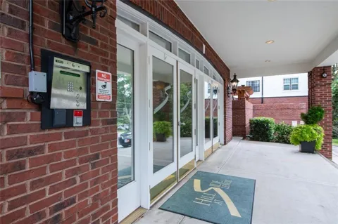 3275 NE Lenox Road NE #207