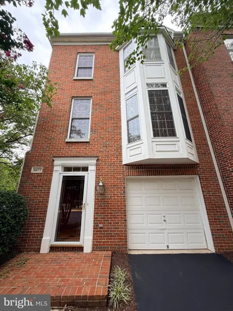 4277 PARK GREEN