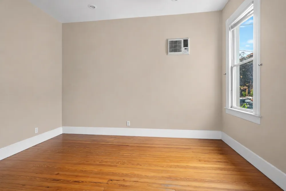 522 26TH ST Union City, NJ 07087