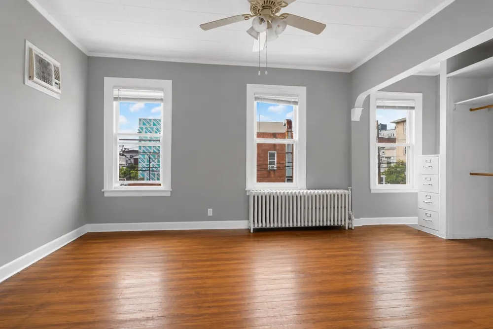 522 26TH ST Union City, NJ 07087