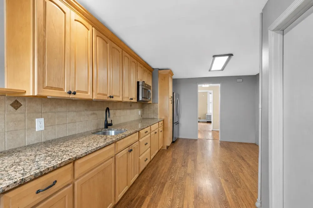 522 26TH ST Union City, NJ 07087
