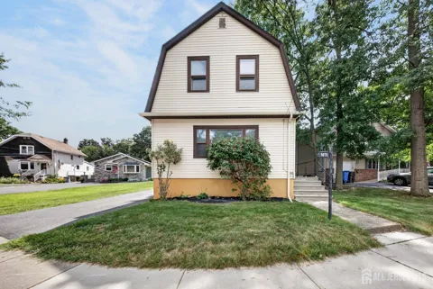 1871 W 4th Street W