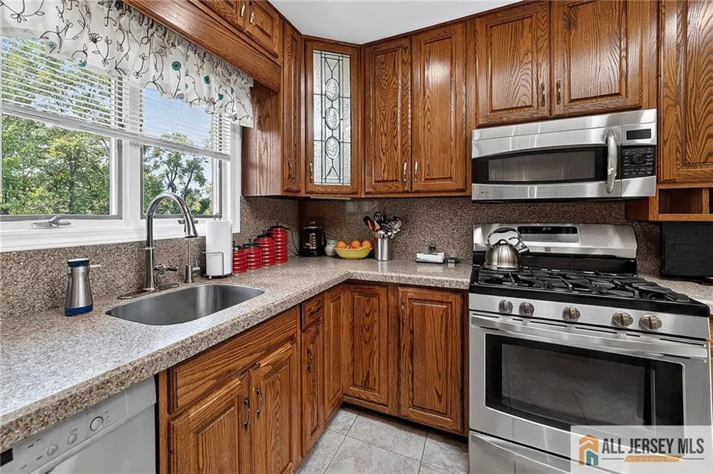 104 Pinewood Road Howell, NJ 07731