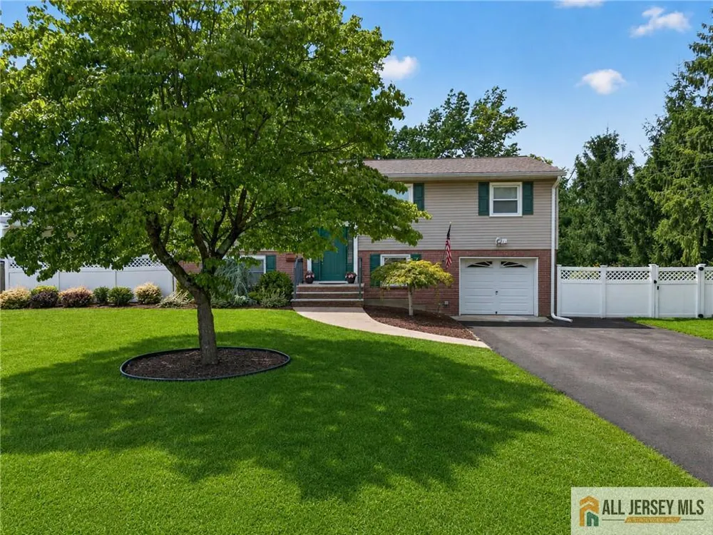 104 Pinewood Road Howell, NJ 07731