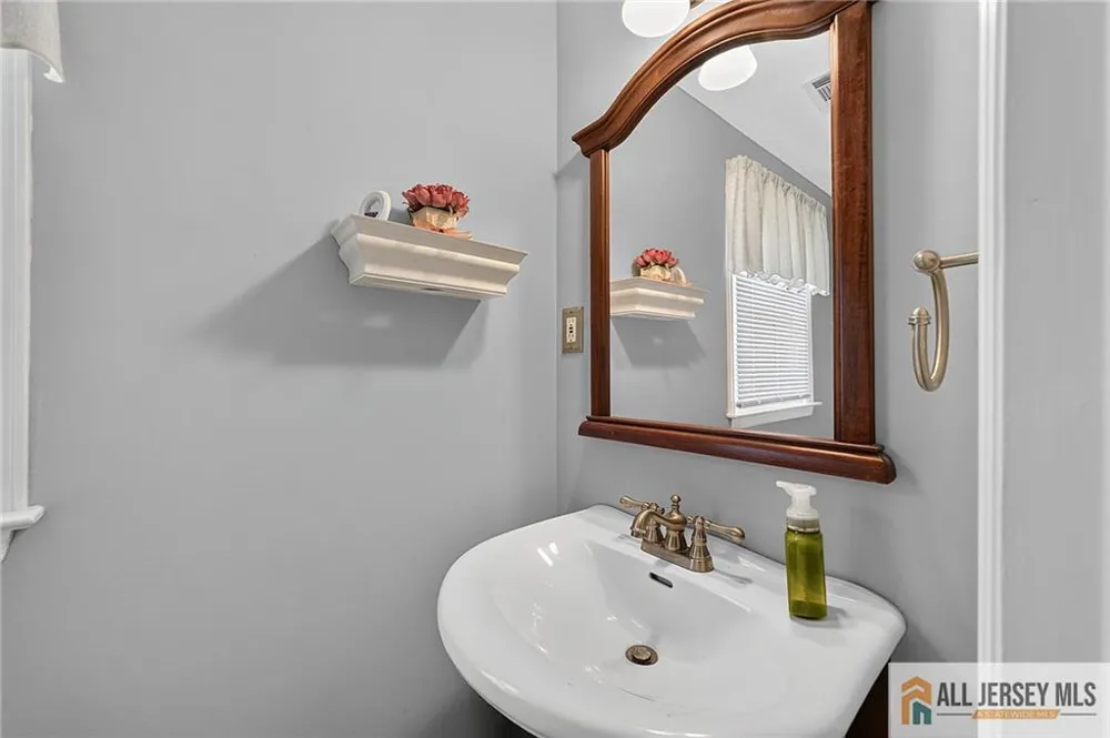 104 Pinewood Road Howell, NJ 07731