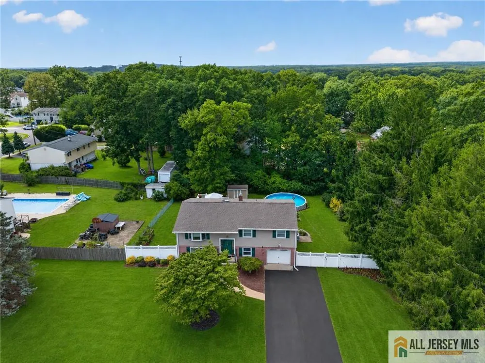 104 Pinewood Road Howell, NJ 07731