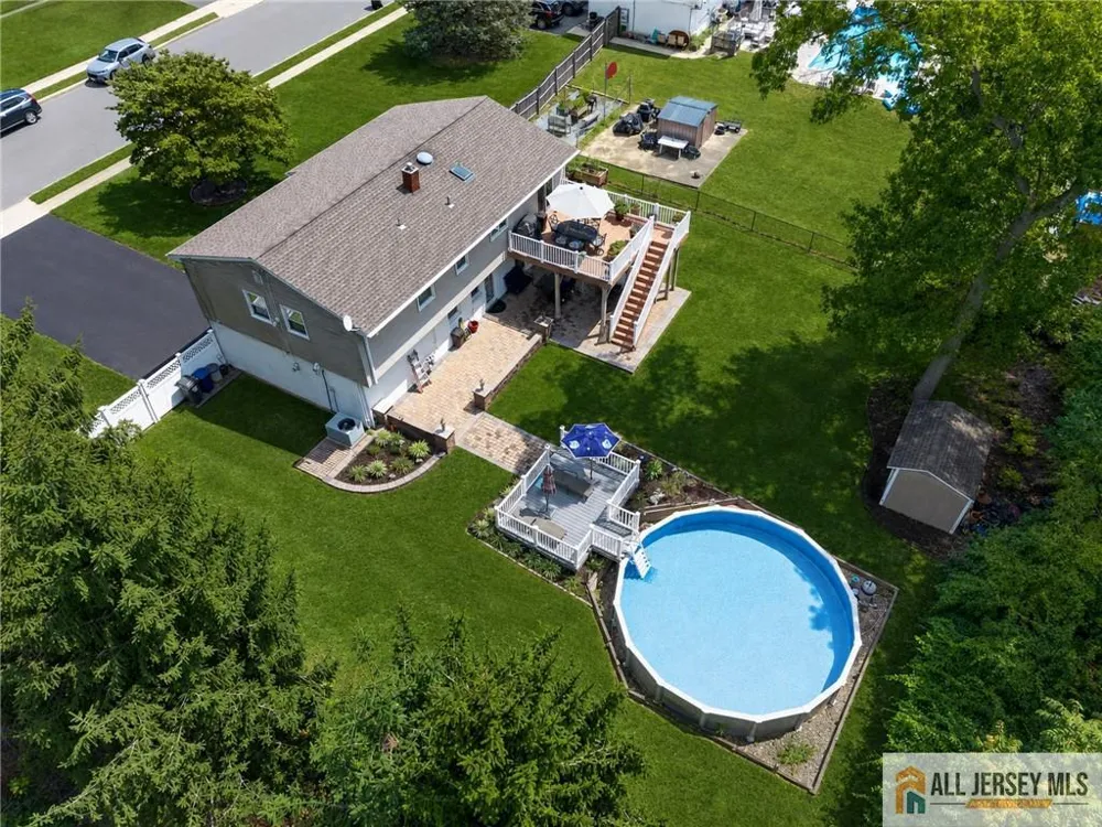 104 Pinewood Road Howell, NJ 07731