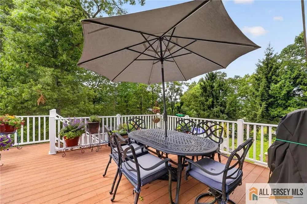 104 Pinewood Road Howell, NJ 07731
